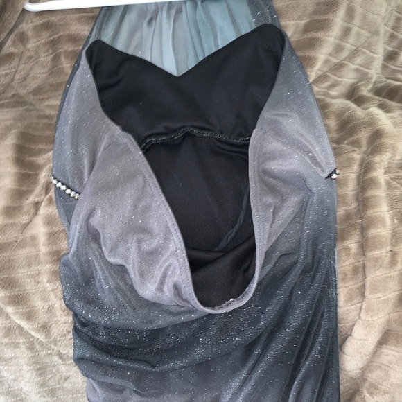 Beautiful gown for sale - Picture 4 of 4